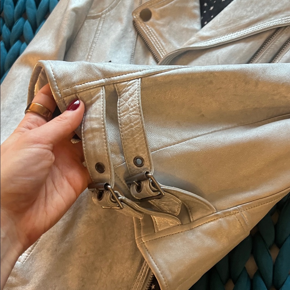 Joie Silver Leather Jacket- SZ Small - Picture 8 of 13